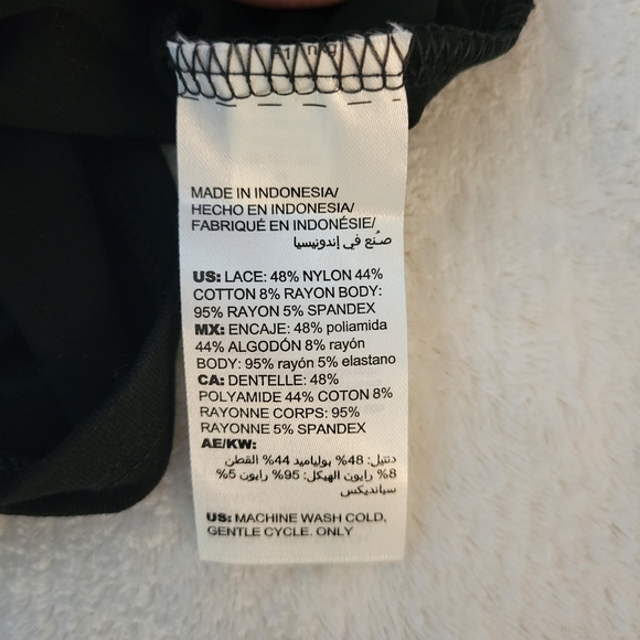 Chico's Black Lace Front Sheer Lace Longsleeve Pullover Blouse Size 2 - Picture 10 of 12